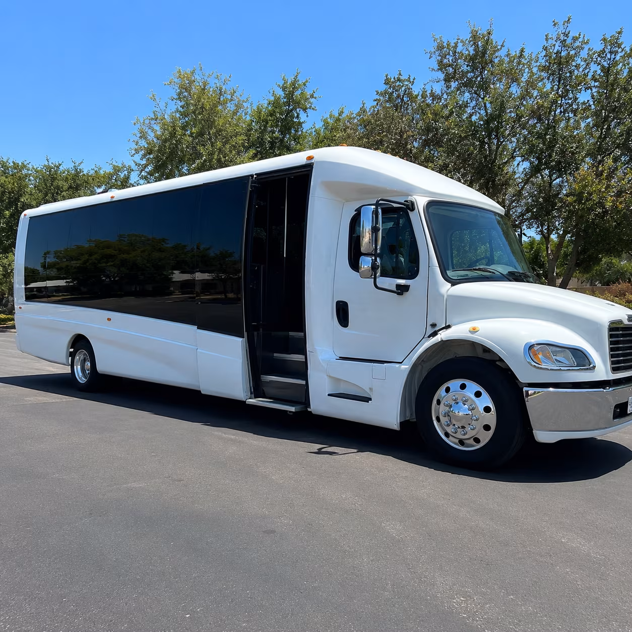 bus rentals for corporate retreats along the cascade foothills