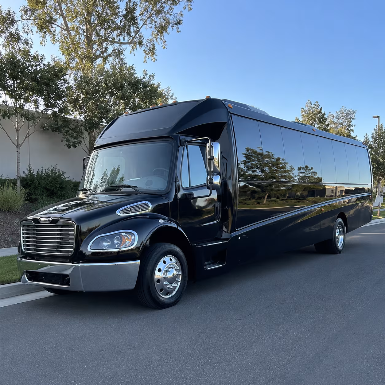 sammamish 35 passenger minibus
